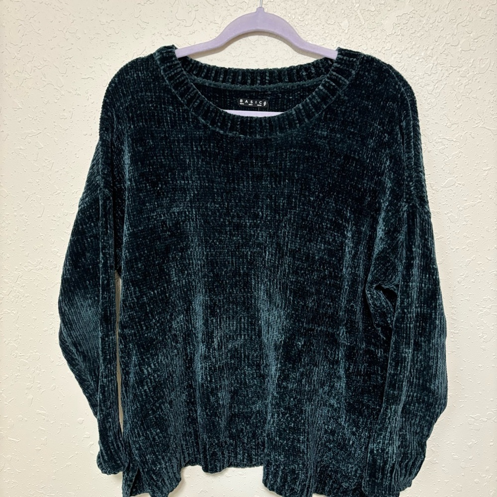 BASIC Green Sweater Medium